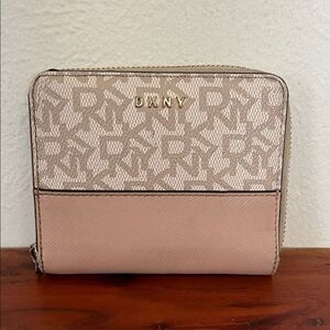 DKNY Beige and Tan Women's Zip Around Wallet Y2K Logo Classic Librarian Chic 90s
